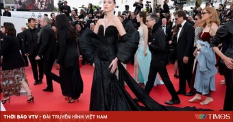 Miss Grand International Isabella Menin quyến rũ tại Cannes với thiết kế “Hoa lan đen” của Lê Thanh Hòa