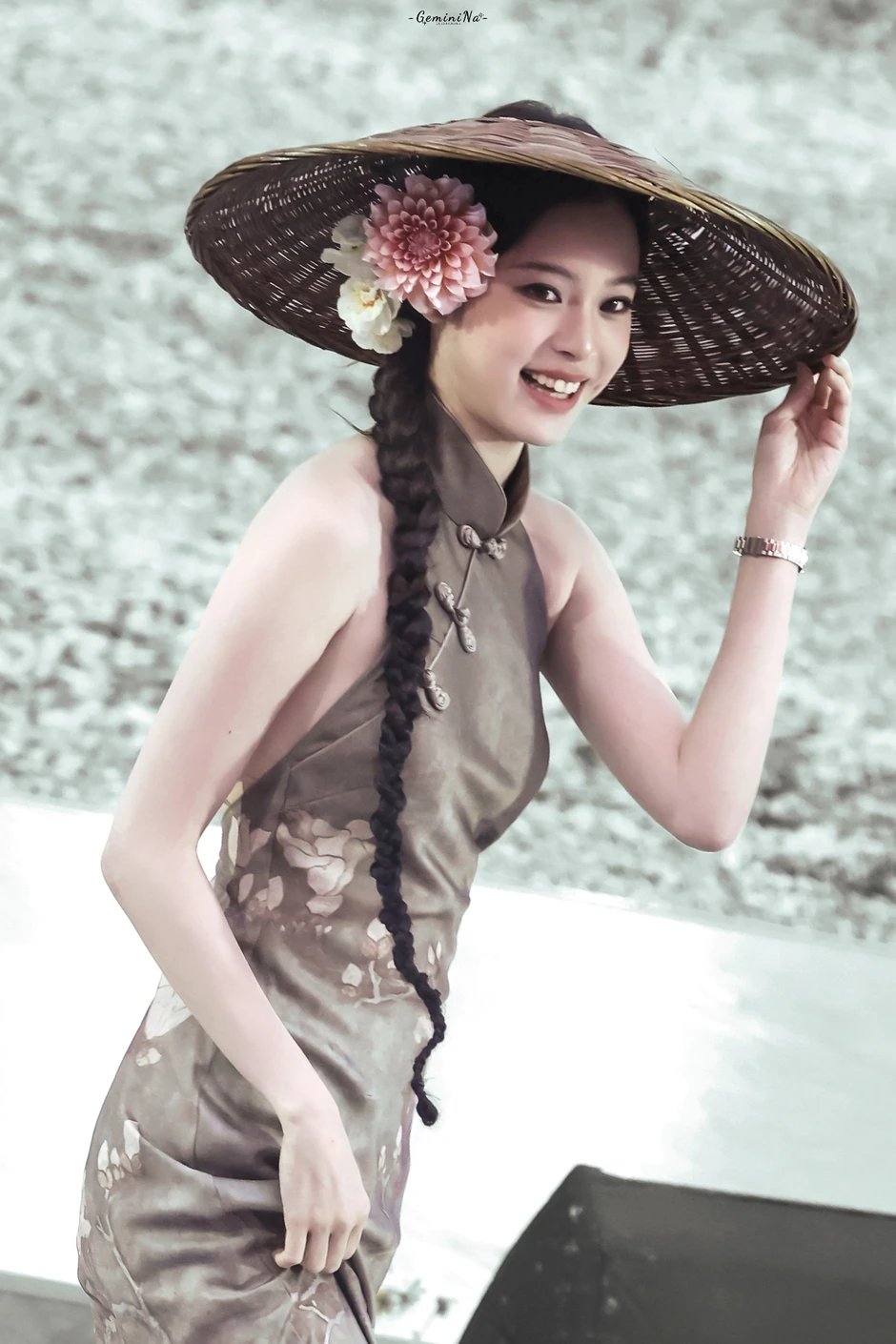 Mỗi bước chân của mỹ nhân này đều là một bức tranh thủy mặc: Dung nhan như ngọc, mỹ mạo như hoa Mỗi bước chân của mỹ nhân này đều là một bức tranh thủy mặc: Dung nhan như ngọc, mỹ mạo như hoa