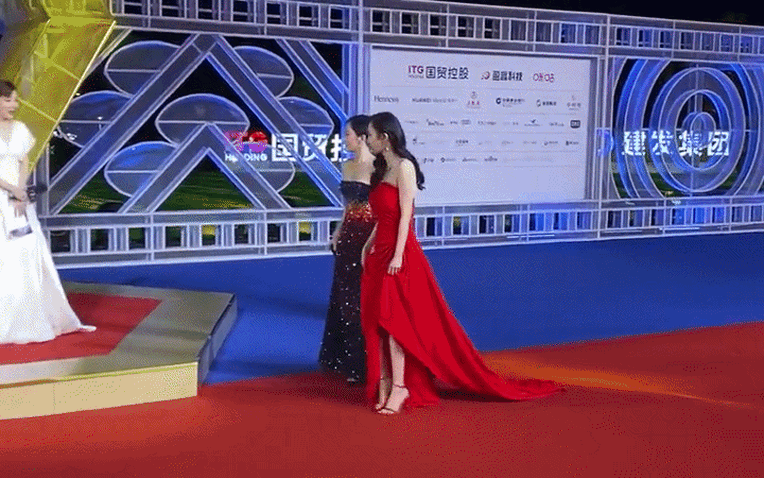 Mối quan hệ bùng binh bậc nhất Cbiz: Sao nữ yêu lại tình cũ của bạn thân, 2 bên cạch mặt suốt 4 năm Mối quan hệ bùng binh bậc nhất Cbiz: Sao nữ yêu lại tình cũ của bạn thân, 2 bên cạch mặt suốt 4 năm