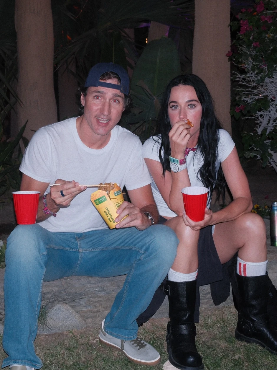 Mối quan hệ của Katy Perry với cựu Thủ tướng Canada giữa bê bối tình dục Mối quan hệ của Katy Perry với cựu Thủ tướng Canada giữa bê bối tình dục