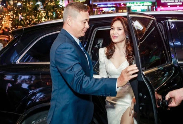 Mối quan hệ hiện tại của vệ sĩ lớn tuổi và Mỹ Tâm sau hơn 1 năm lên tiếng về tin đồn có con chung Mối quan hệ hiện tại của vệ sĩ lớn tuổi và Mỹ Tâm sau hơn 1 năm lên tiếng về tin đồn có con chung