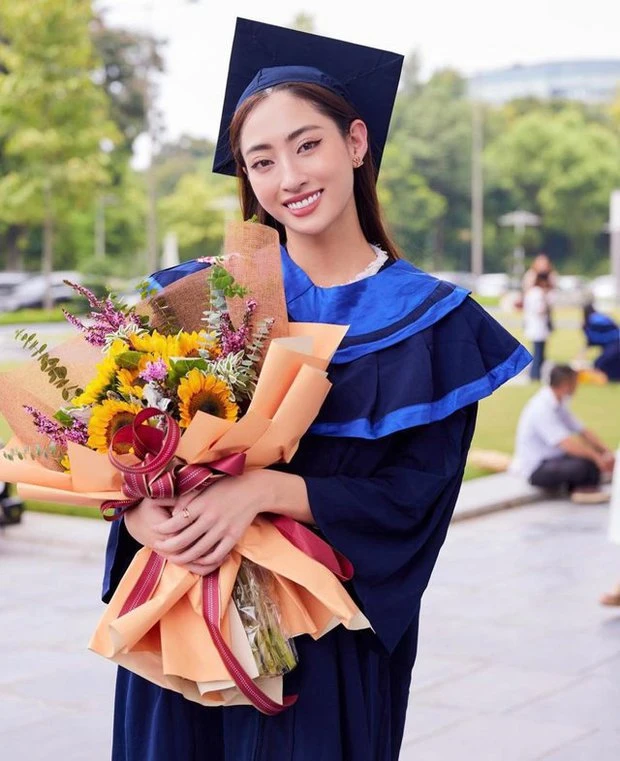 Một hoa hậu Việt đang học lên Tiến sĩ, tự mua cơ ngơi hàng chục tỷ đồng view thẳng ra Hồ Tây Một hoa hậu Việt đang học lên Tiến sĩ, tự mua cơ ngơi hàng chục tỷ đồng view thẳng ra Hồ Tây