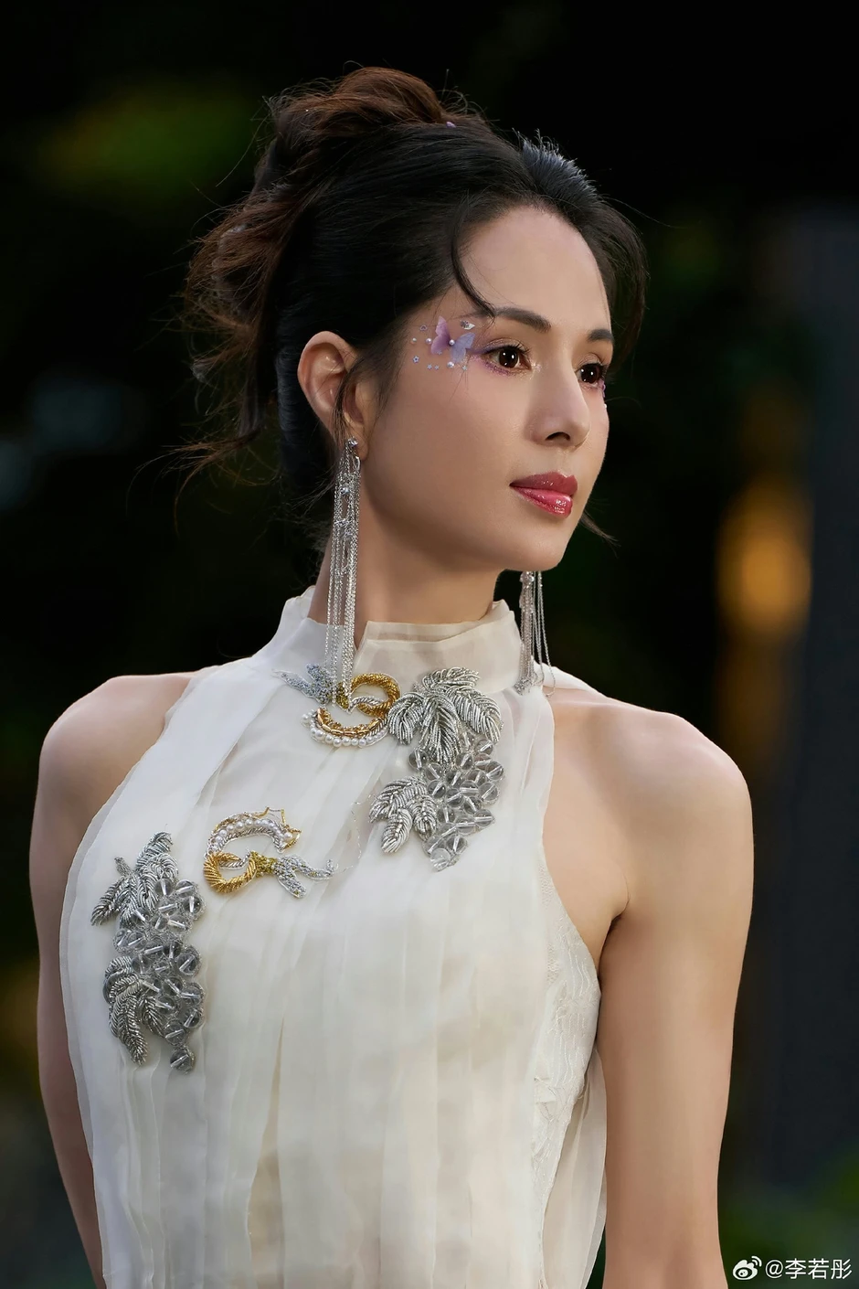 Một nửa giới giải trí phải xin lỗi Một nửa giới giải trí phải xin lỗi