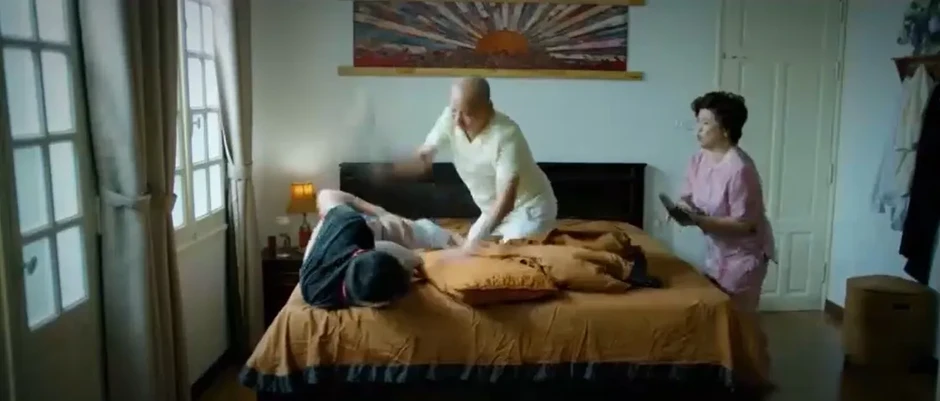 Mùa hè năm ấy - Tập 1: Nam sinh chôm tiền mẹ sập bẫy 'chị đẹp' trường múa Mùa hè năm ấy - Tập 1: Nam sinh chôm tiền mẹ sập bẫy 'chị đẹp' trường múa