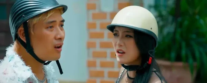 Mùa hè năm ấy - Tập 2: Khánh (Long Vũ) vỡ vụn nhìn 'mối tình đầu' đi nhà nghỉ Mùa hè năm ấy - Tập 2: Khánh (Long Vũ) vỡ vụn nhìn 'mối tình đầu' đi nhà nghỉ