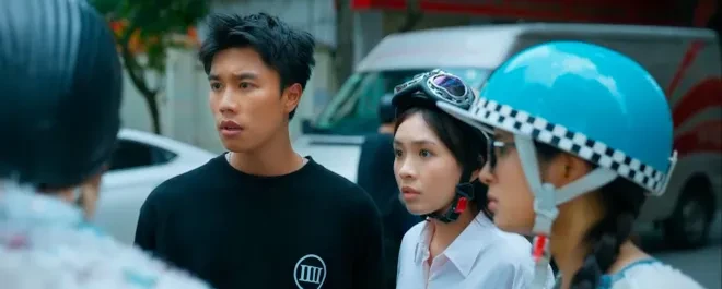 Mùa hè năm ấy - Tập 2: Khánh (Long Vũ) vỡ vụn nhìn 'mối tình đầu' đi nhà nghỉ Mùa hè năm ấy - Tập 2: Khánh (Long Vũ) vỡ vụn nhìn 'mối tình đầu' đi nhà nghỉ