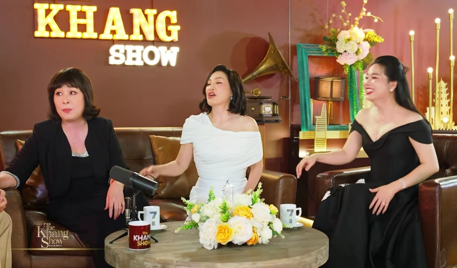 Mừng cho hạnh phúc tuổi 64 của Hồng Đào Mừng cho hạnh phúc tuổi 64 của Hồng Đào