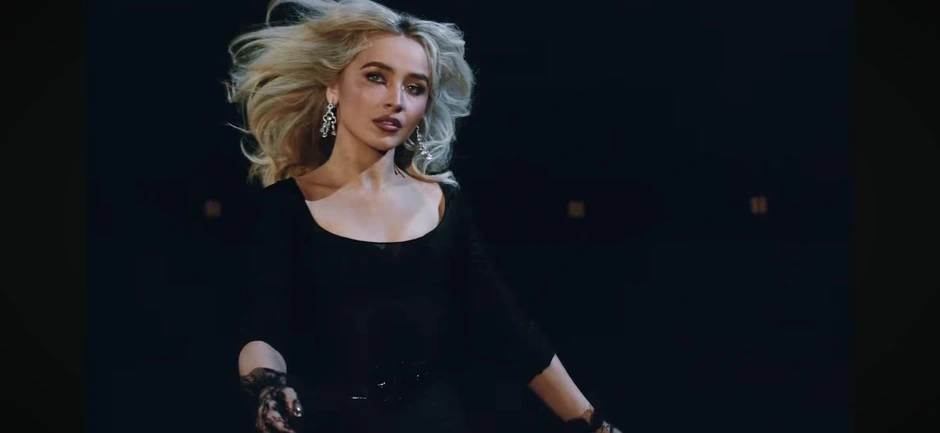 MV mới của Madonna gây choáng ngợp khi quy tụ 16 ngôi sao nổi tiếng MV mới của Madonna gây choáng ngợp khi quy tụ 16 ngôi sao nổi tiếng