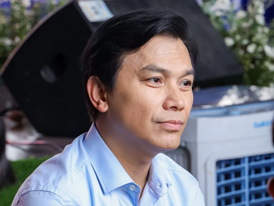 Nam ca sĩ ở Mỹ ra thông báo Nam ca sĩ ở Mỹ ra thông báo