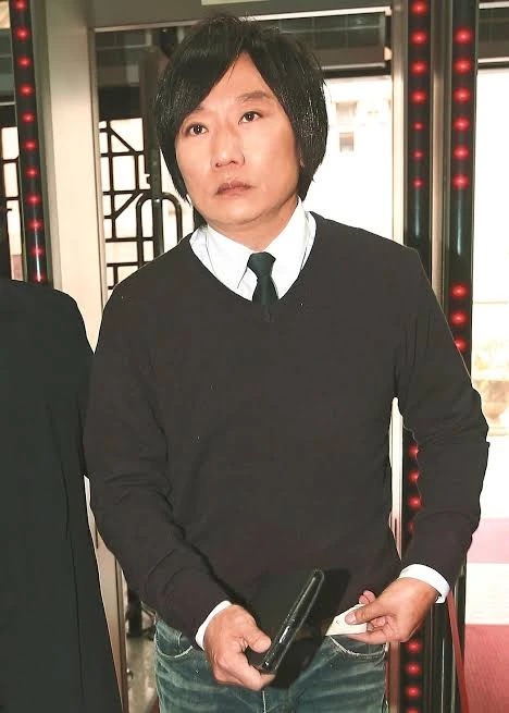 Nam diễn viên - MC đình đám biến mất khỏi showbiz hơn 2.300 ngày hóa ra... đã đi tù, 8 lần nộp đơn xin ân xá đều bị từ chối Nam diễn viên - MC đình đám biến mất khỏi showbiz hơn 2.300 ngày hóa ra... đã đi tù, 8 lần nộp đơn xin ân xá đều bị từ chối