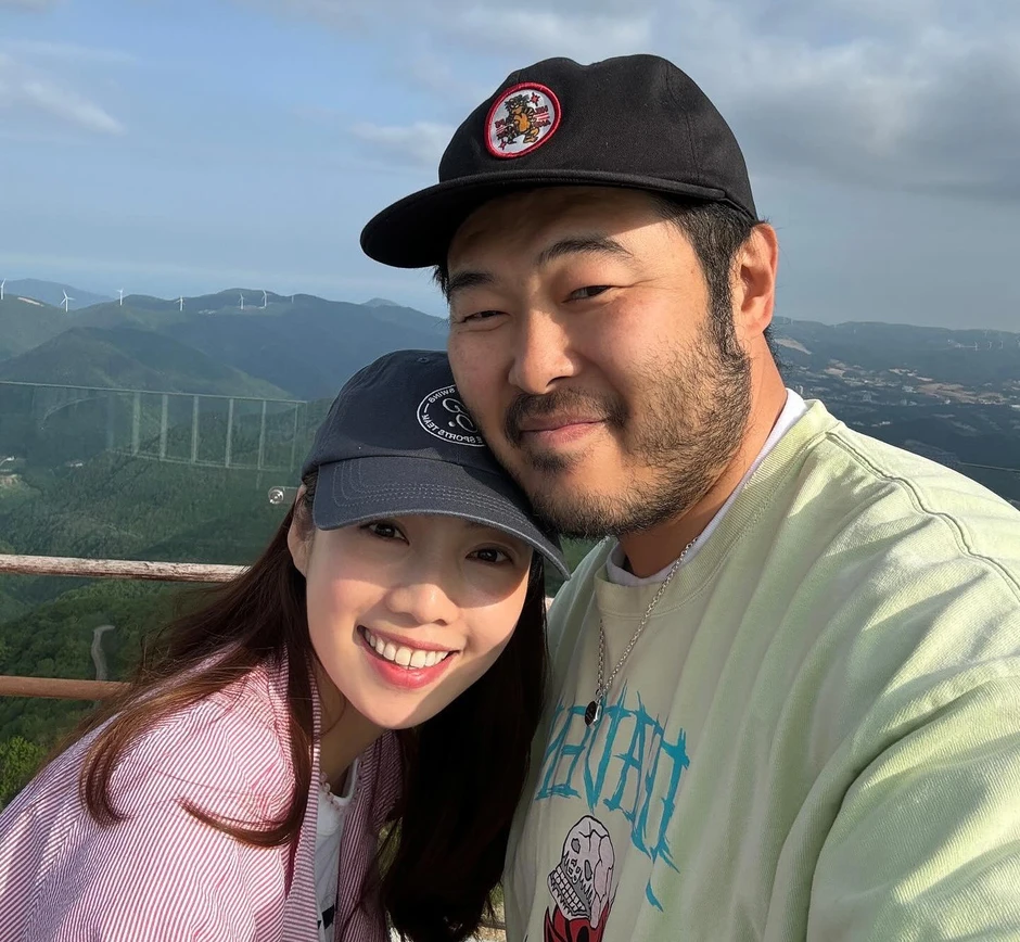 Nam diễn viên Vườn Sao Băng bất lực "tố" vợ "ngoại tình" với Jo In Sung, chuyện gì đây? Nam diễn viên Vườn Sao Băng bất lực "tố" vợ "ngoại tình" với Jo In Sung, chuyện gì đây?