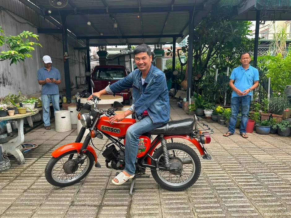 Nam nghệ sĩ đình đám bỏ TP.HCM, về quê ở cùng vợ kém 26 tuổi trong nhà cấp bốn 35m2 vẫn hạnh phúc Nam nghệ sĩ đình đám bỏ TP.HCM, về quê ở cùng vợ kém 26 tuổi trong nhà cấp bốn 35m2 vẫn hạnh phúc