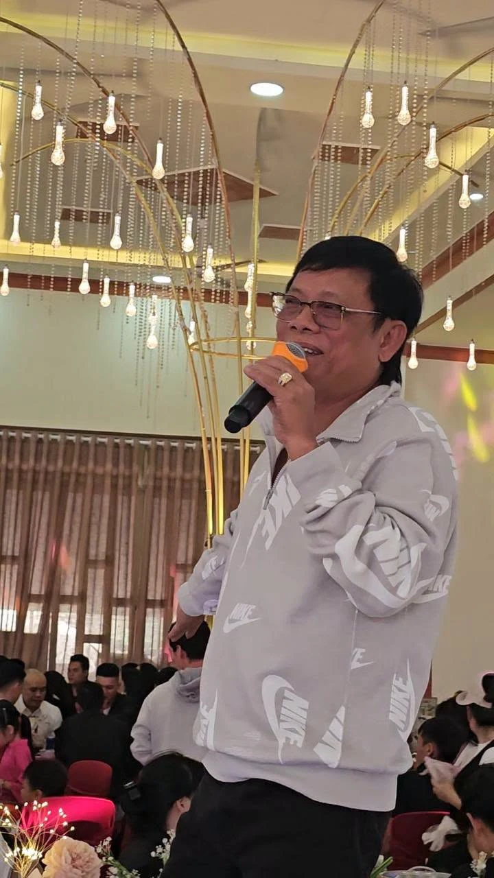 Nam nghệ sĩ đình đám U65 bỏ TP.HCM đưa vợ con về bán cà phê ở Bến Lức, Tây Ninh Nam nghệ sĩ đình đám U65 bỏ TP.HCM đưa vợ con về bán cà phê ở Bến Lức, Tây Ninh