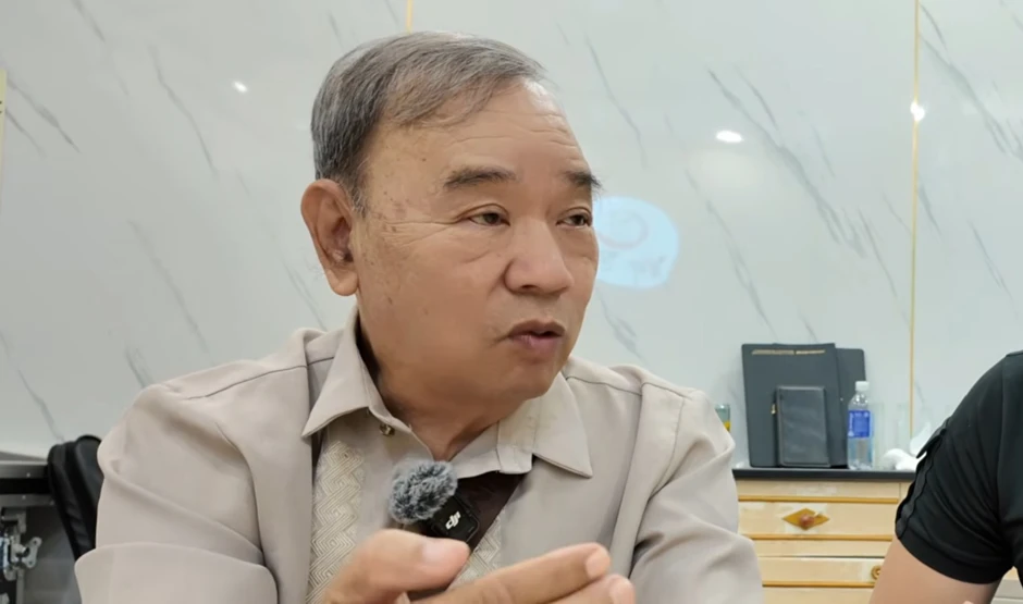 Nam nghệ sĩ từng là công an: "Học trò tôi từ Nam ra Bắc đều có" Nam nghệ sĩ từng là công an: "Học trò tôi từ Nam ra Bắc đều có"