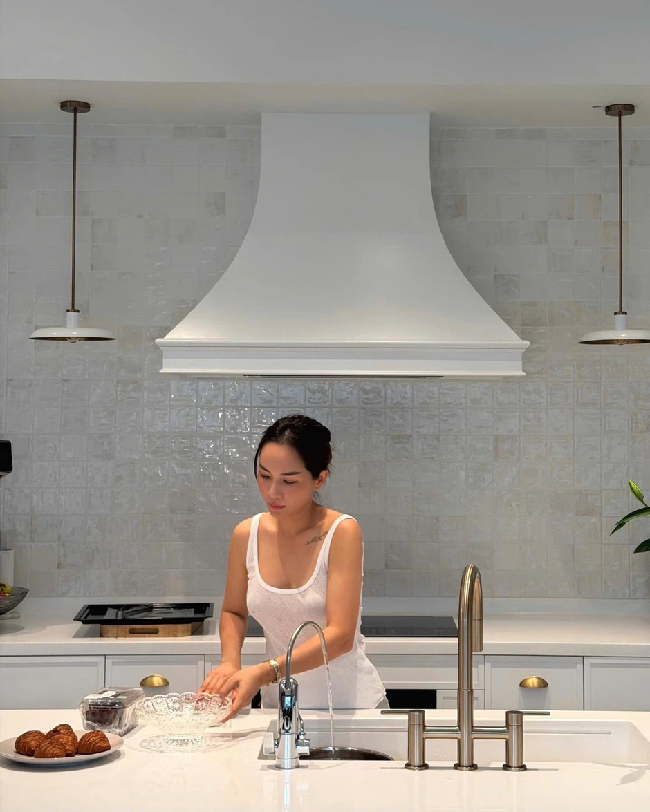 Nam nghệ sĩ Việt cưới vợ miền Tây, sở hữu biệt thự nhà vườn rộng 500m²
