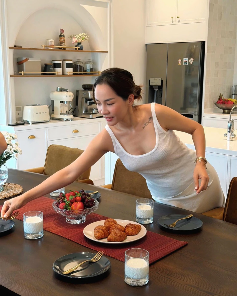 Nam nghệ sĩ Việt cưới vợ miền Tây, sở hữu biệt thự nhà vườn rộng 500m²