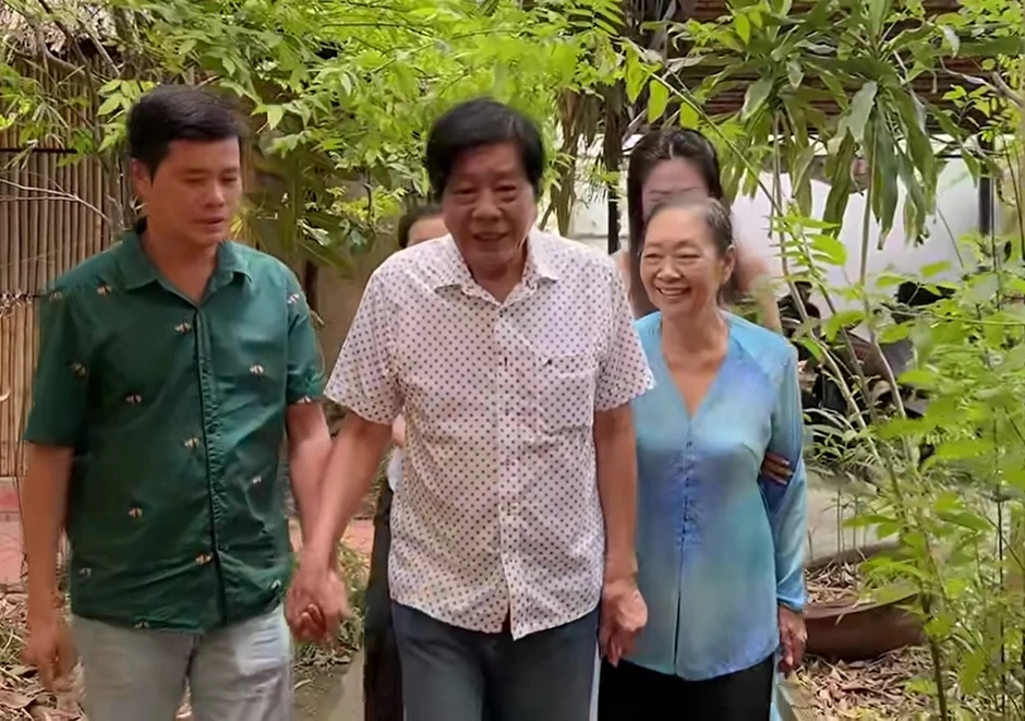 Nam NSND miền Nam 74 tuổi kể chuyện tình yêu với vợ giấu mặt