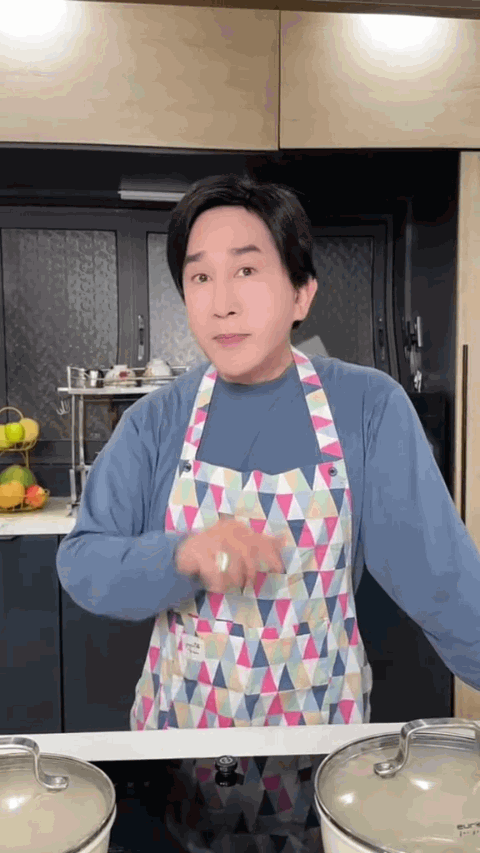 Nam NSƯT 3 đời vợ, ở biệt thự 3 tầng rộng 300m² Nam NSƯT 3 đời vợ, ở biệt thự 3 tầng rộng 300m²