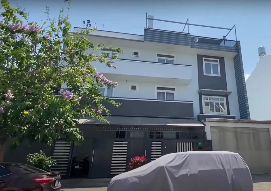 Nam NSƯT là "ông hoàng cải lương" đình đám một thời đi bán phở ở đường Sư Vạn Hạnh, TP.HCM Nam NSƯT là "ông hoàng cải lương" đình đám một thời đi bán phở ở đường Sư Vạn Hạnh, TP.HCM