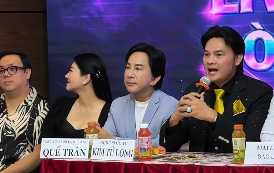 Nam NSƯT nổi danh miền Nam ra miền Bắc: "Có khán giả không biết tôi là ai" Nam NSƯT nổi danh miền Nam ra miền Bắc: "Có khán giả không biết tôi là ai"