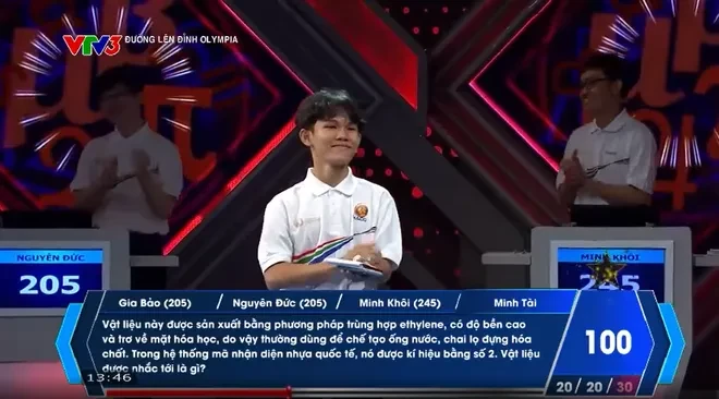 Nam sinh đến từ Quảng Trị xuất sắc giành vòng nguyệt quế Đường lên đỉnh Olympia Nam sinh đến từ Quảng Trị xuất sắc giành vòng nguyệt quế Đường lên đỉnh Olympia