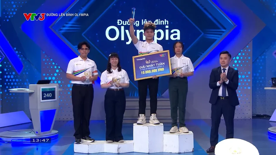 Nam sinh Hưng Yên tự tin giành vòng nguyệt quế Đường lên đỉnh Olympia