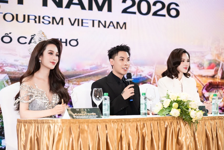 Nàng hậu Việt lên chức giám đốc ở tuổi 23