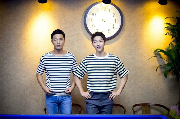 Náo loạn ảnh Song Joong Ki thấp tịt lọt thỏm giữa Lee Min Ho - Park Seo Joon và dàn tài tử đẹp trai quyền lực nhất Hàn Quốc Náo loạn ảnh Song Joong Ki thấp tịt lọt thỏm giữa Lee Min Ho - Park Seo Joon và dàn tài tử đẹp trai quyền lực nhất Hàn Quốc