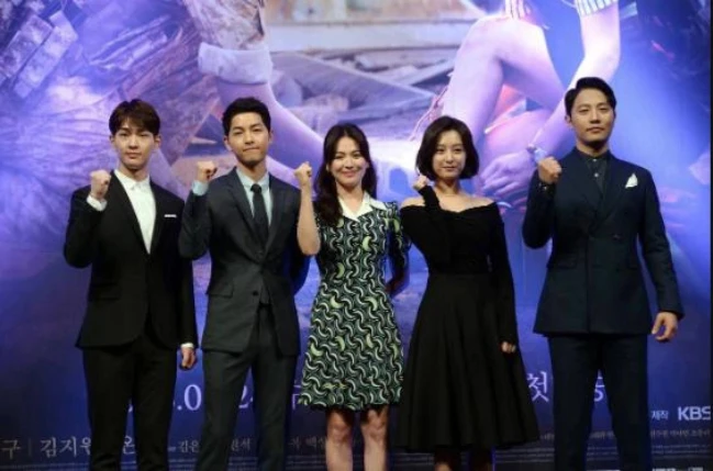 Náo loạn ảnh Song Joong Ki thấp tịt lọt thỏm giữa Lee Min Ho - Park Seo Joon và dàn tài tử đẹp trai quyền lực nhất Hàn Quốc Náo loạn ảnh Song Joong Ki thấp tịt lọt thỏm giữa Lee Min Ho - Park Seo Joon và dàn tài tử đẹp trai quyền lực nhất Hàn Quốc