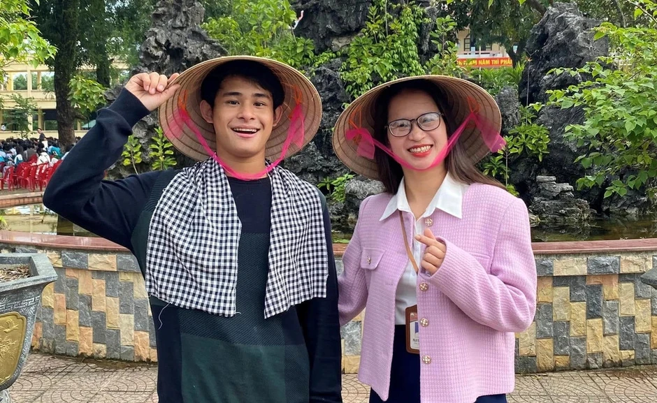 Nể phục diễn viên Vbiz mắc chứng thần kinh hiếm gặp: Vượt nghịch cảnh để làm nghề, hát hay - diễn giỏi xứng điểm 100! Nể phục diễn viên Vbiz mắc chứng thần kinh hiếm gặp: Vượt nghịch cảnh để làm nghề, hát hay - diễn giỏi xứng điểm 100!
