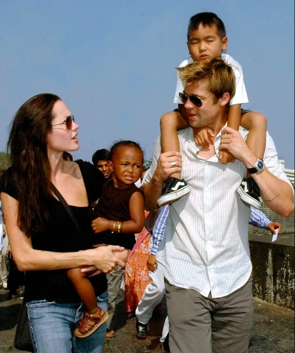 Ngã rẽ cuộc đời của cô bé châu Phi được Angelina Jolie nhận nuôi Ngã rẽ cuộc đời của cô bé châu Phi được Angelina Jolie nhận nuôi