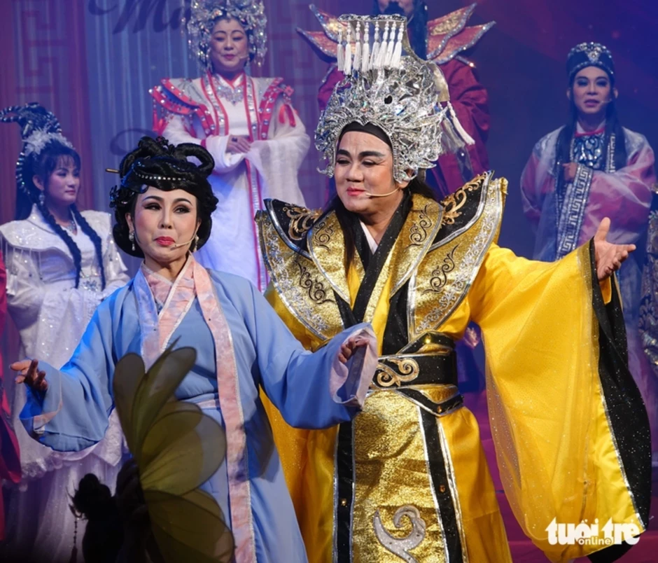 Nghệ sĩ Hoài Thanh, Đỗ Quyên đi xem cải lương ủng hộ học trò Lê Tứ, Hà Như Nghệ sĩ Hoài Thanh, Đỗ Quyên đi xem cải lương ủng hộ học trò Lê Tứ, Hà Như
