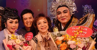 Nghệ sĩ Hoài Thanh, Đỗ Quyên đi xem cải lương ủng hộ học trò Lê Tứ, Hà Như