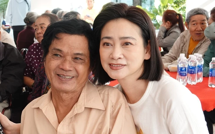 Nghệ sĩ Mai Trần bị nhồi máu não, đang điều trị Nghệ sĩ Mai Trần bị nhồi máu não, đang điều trị