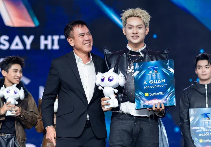Nghệ sĩ sợ uống nước mía vì xui, buitruonglinh lại uống, vì sao? Nghệ sĩ sợ uống nước mía vì xui, buitruonglinh lại uống, vì sao?