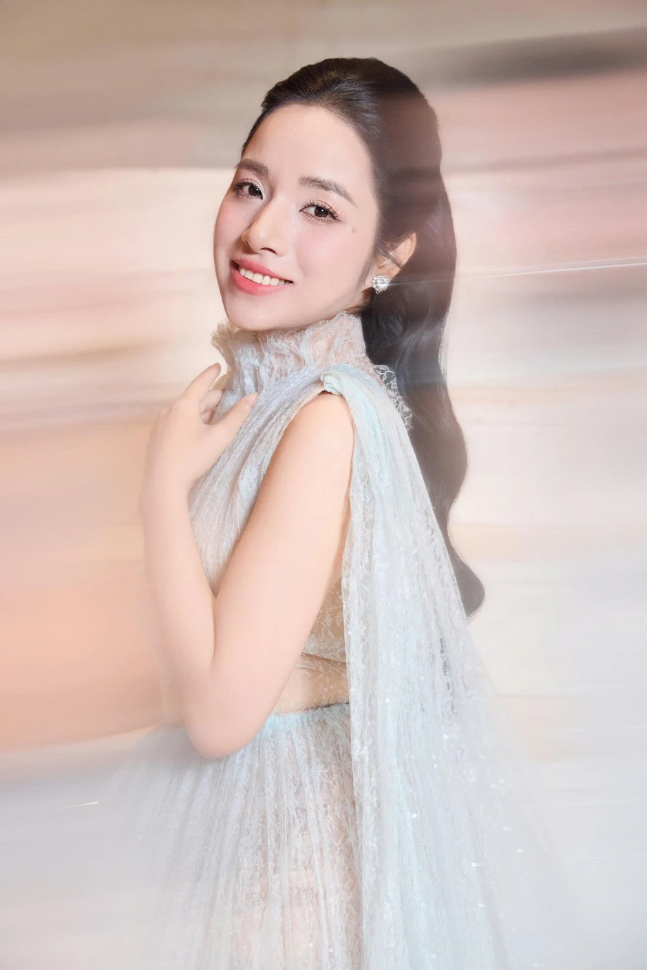 Nghệ sĩ Trang Bùi gửi trọn tình yêu 20 năm gắn bó với Hà Nội vào "Sông Hồng nỗi nhớ" Nghệ sĩ Trang Bùi gửi trọn tình yêu 20 năm gắn bó với Hà Nội vào "Sông Hồng nỗi nhớ"