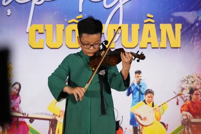 Nghệ thuật “chạm” tới công chúng bằng những thanh âm giàu cảm xúc Nghệ thuật “chạm” tới công chúng bằng những thanh âm giàu cảm xúc