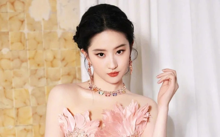 Ngỡ ngàng nhan sắc 'thần tiên tỷ tỷ' Lưu Diệc Phi ngày ấy - bây giờ Ngỡ ngàng nhan sắc 'thần tiên tỷ tỷ' Lưu Diệc Phi ngày ấy - bây giờ