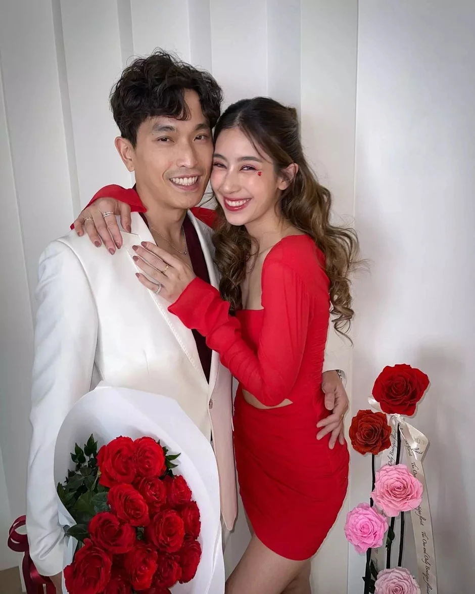 Ngọc nữ showbiz M. sốc tới nhập viện vì bạn trai đòi đi tu sau 12 năm yêu, nay quay đầu về đòi cưới Ngọc nữ showbiz M. sốc tới nhập viện vì bạn trai đòi đi tu sau 12 năm yêu, nay quay đầu về đòi cưới