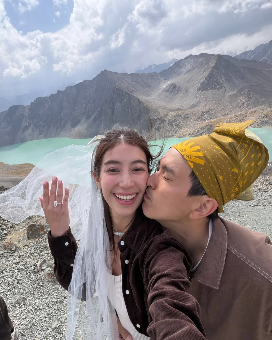Ngọc nữ showbiz M. sốc tới nhập viện vì bạn trai đòi đi tu sau 12 năm yêu, nay quay đầu về đòi cưới Ngọc nữ showbiz M. sốc tới nhập viện vì bạn trai đòi đi tu sau 12 năm yêu, nay quay đầu về đòi cưới