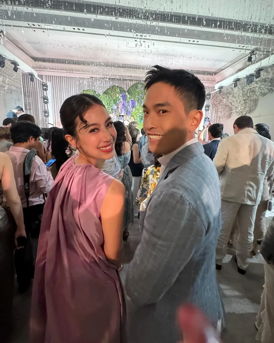 Ngọc nữ showbiz M. sốc tới nhập viện vì bạn trai đòi đi tu sau 12 năm yêu, nay quay đầu về đòi cưới Ngọc nữ showbiz M. sốc tới nhập viện vì bạn trai đòi đi tu sau 12 năm yêu, nay quay đầu về đòi cưới