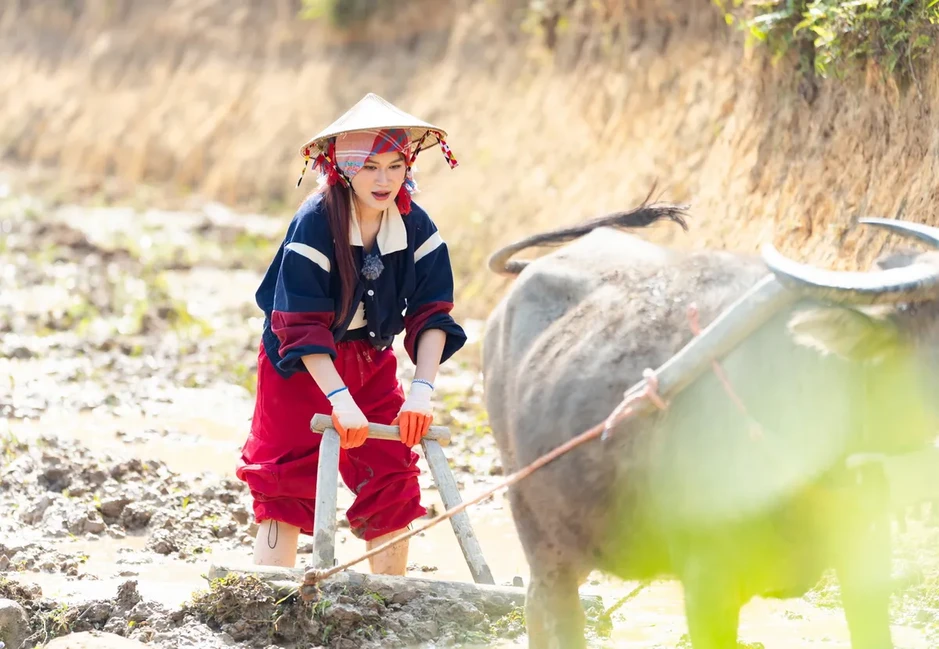 Ngọc Thanh Tâm: Hạnh phúc và tự hào khi trở lại cùng 'Tận hiến' Ngọc Thanh Tâm: Hạnh phúc và tự hào khi trở lại cùng 'Tận hiến'