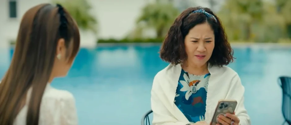 Ngược đường ngược nắng - Tập 13: Mang quà sang lấy lòng, Hồng nhận cái kết “đắng” từ cụ Chính Ngược đường ngược nắng - Tập 13: Mang quà sang lấy lòng, Hồng nhận cái kết “đắng” từ cụ Chính