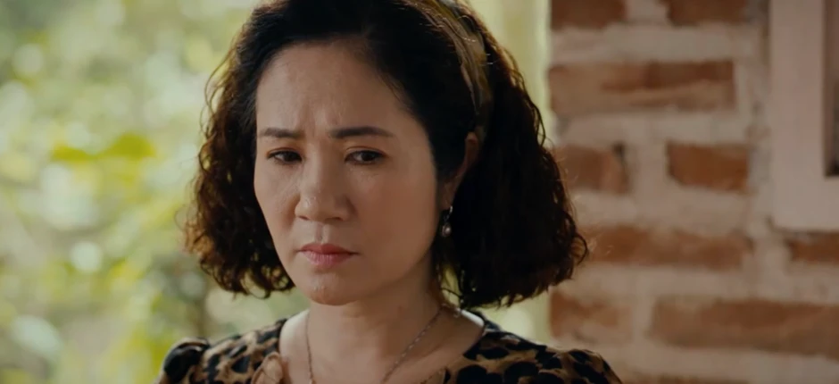 Ngược đường ngược nắng - Tập 32: Bà Diện bỗng dưng chóng mặt khi nhìn thấy người quen Ngược đường ngược nắng - Tập 32: Bà Diện bỗng dưng chóng mặt khi nhìn thấy người quen