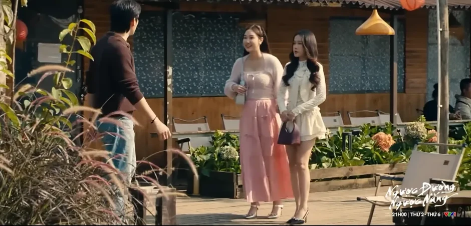 Ngược đường ngược nắng - Tập 6: Mai (Ngọc Huyền) nổi da gà vì màn tỏ tình của Thắng Ngược đường ngược nắng - Tập 6: Mai (Ngọc Huyền) nổi da gà vì màn tỏ tình của Thắng