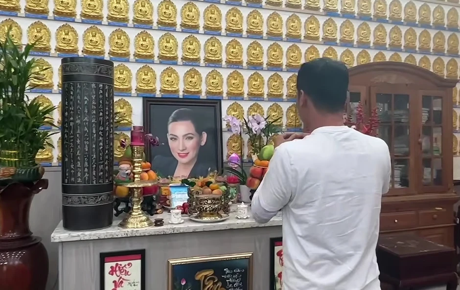 Người đàn ông SN 1973 đóng vai chồng Phi Nhung qua Mỹ, nói chuyện 20 năm trước Người đàn ông SN 1973 đóng vai chồng Phi Nhung qua Mỹ, nói chuyện 20 năm trước