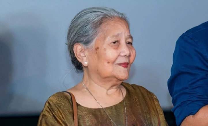 Người đàn ông SN 1974 mang phong bì tiền tới nhà nữ NSƯT đình đám Người đàn ông SN 1974 mang phong bì tiền tới nhà nữ NSƯT đình đám