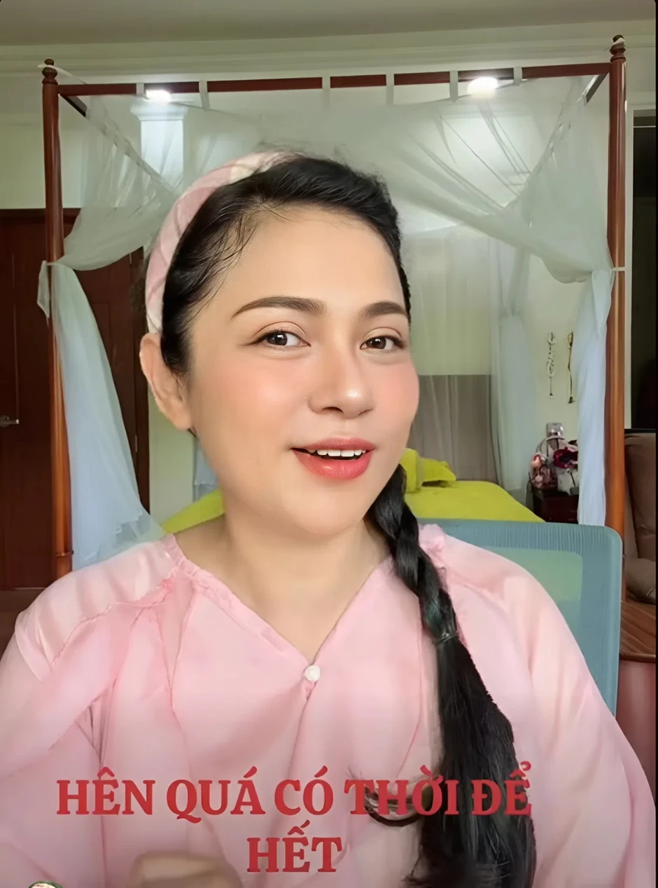 Người đẹp Tây đô đình đám: "Tôi bị nói hết thời, thành bà lão rồi, thật quá, về vườn đi" Người đẹp Tây đô đình đám: "Tôi bị nói hết thời, thành bà lão rồi, thật quá, về vườn đi"