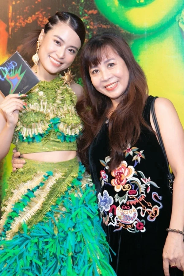 Người giữ hết tiền của Hoàng Thùy Linh Người giữ hết tiền của Hoàng Thùy Linh