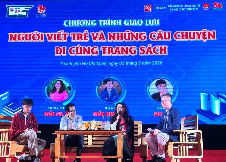 Người viết trẻ và những câu chuyện đi cùng trang sách Người viết trẻ và những câu chuyện đi cùng trang sách